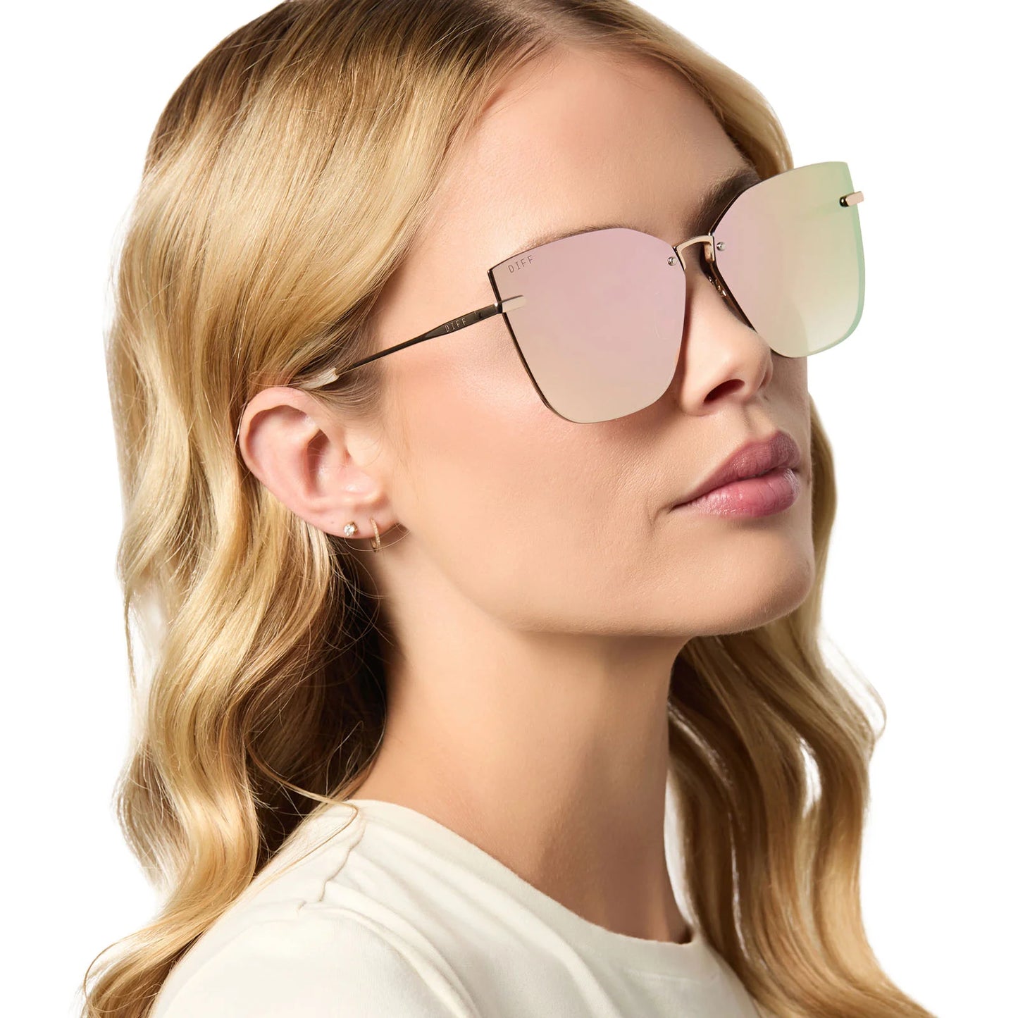 EMILY in PARIS - MINDY + STAGE LIGHTS GOLD + IRIDESCENT MIRROR SUNGLASSES